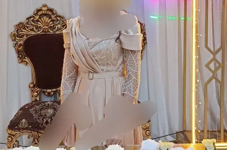 لباس مجلسی|لباس|نیشابور, باغ نو|دیوار