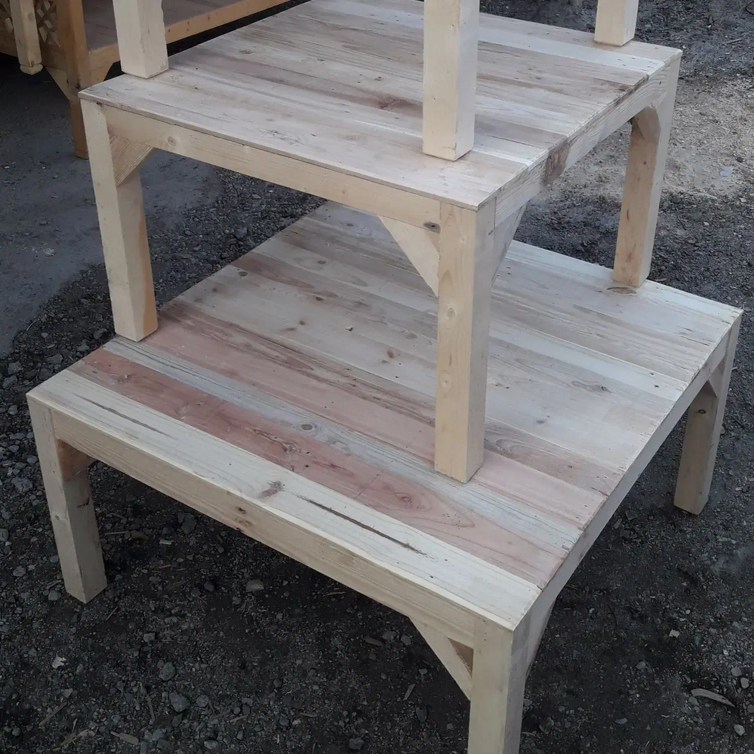 کرسی چوبی|مبلمان خانگی و میز عسلی|آباده, |دیوار