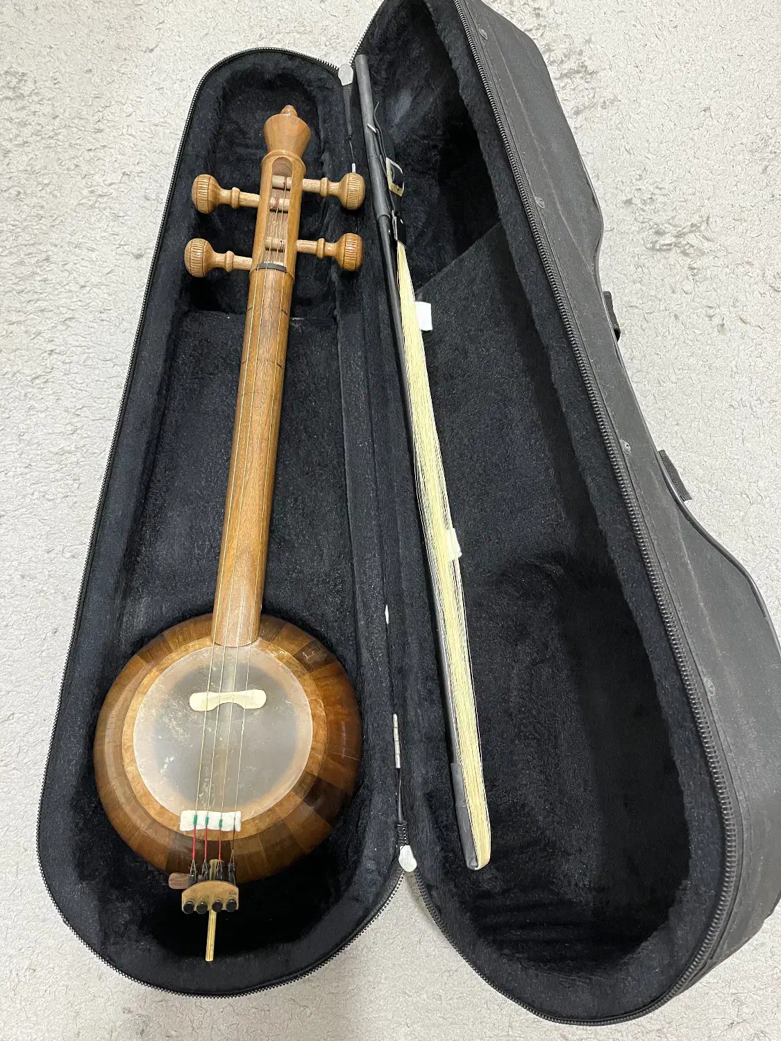 ساز کمانچه|سازهای سنتی|گرگان, |دیوار