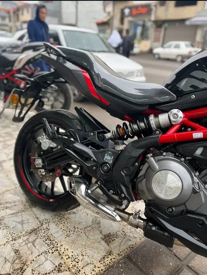 بنلی|موتورسیکلت|لشت نشا, |دیوار