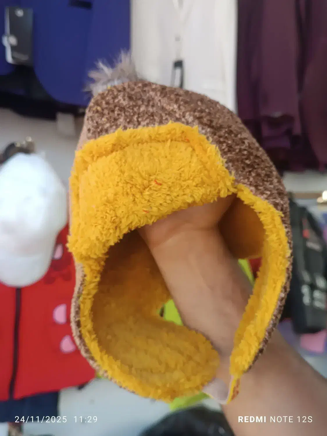 کلاه شال گردن گوشگیر|لباس|فردوس (خراسان), |دیوار