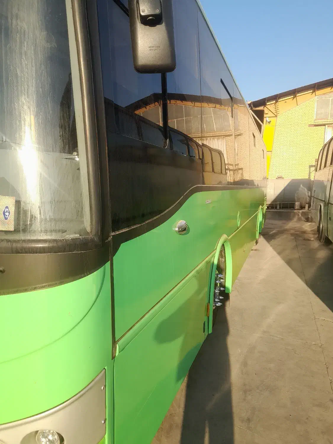 اتوبوس دربستی|خدمات حمل و نقل|ری, علایین|دیوار