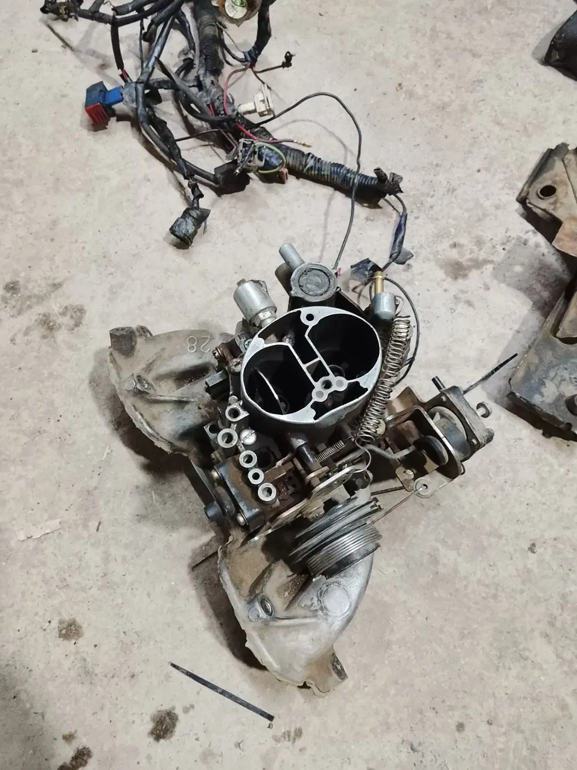 لوازم کامل کاربرات پژو 2000 هزار با تمام لوازم|قطعات یدکی و لوازم جانبی|جوانرود, |دیوار