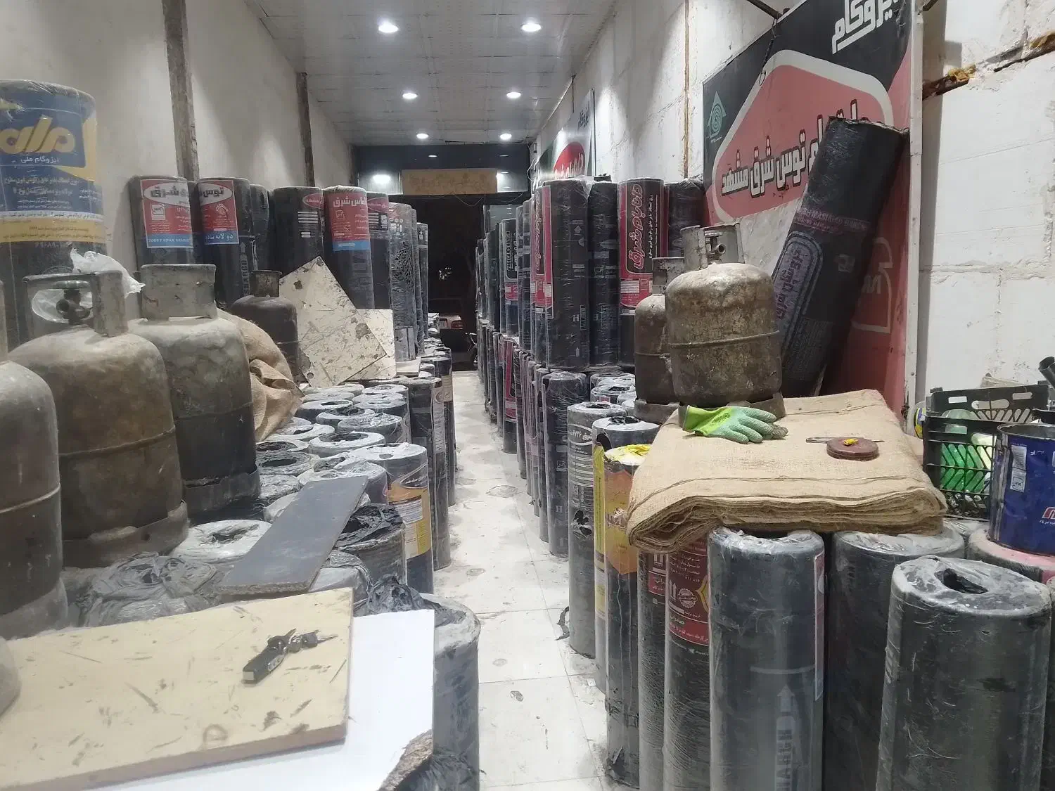 زیرسازی پشت بام ایزوگام شرق قیرگونی انجاممیشود|خدمات پیشه و مهارت|مشهد, توس (بلوار توس)|دیوار