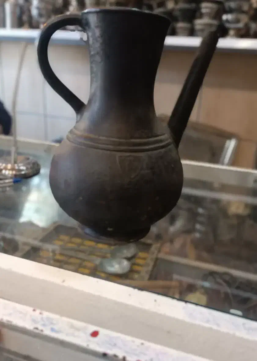 آفتابه فولادی روسی|کلکسیون اشیاء عتیقه|بروجن, |دیوار