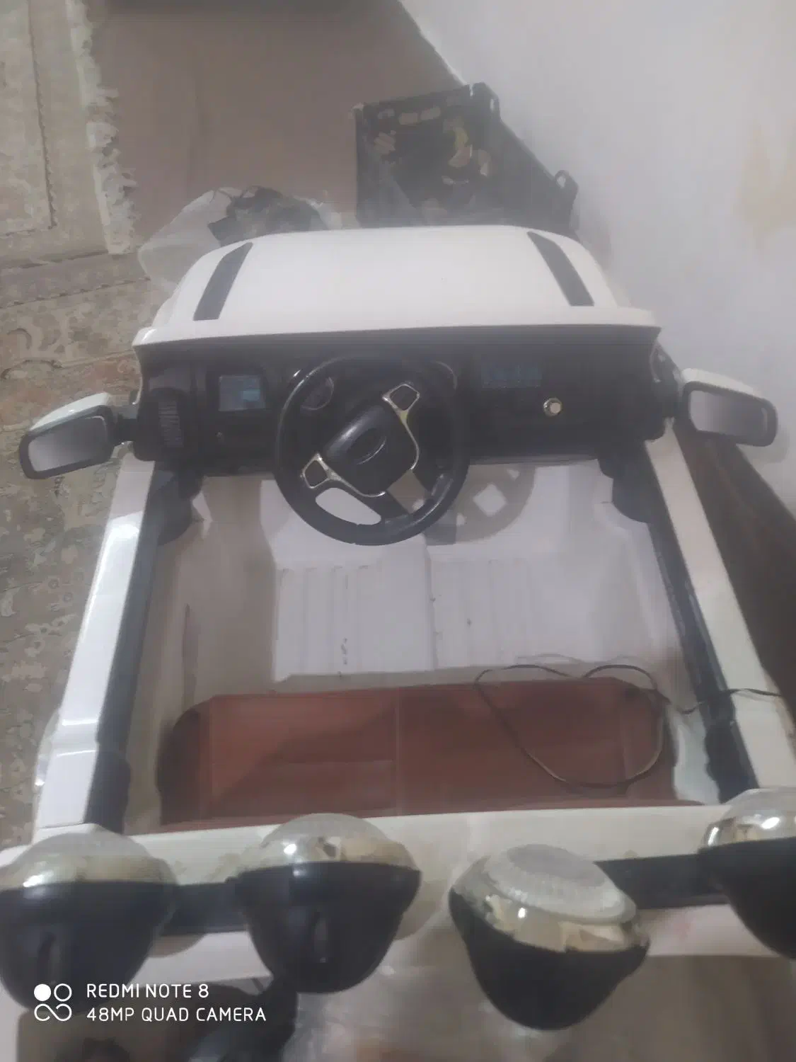 ماشین شارجی سالم فقط باطری میخواد|اسباب‌بازی بچه|شوشتر, |دیوار