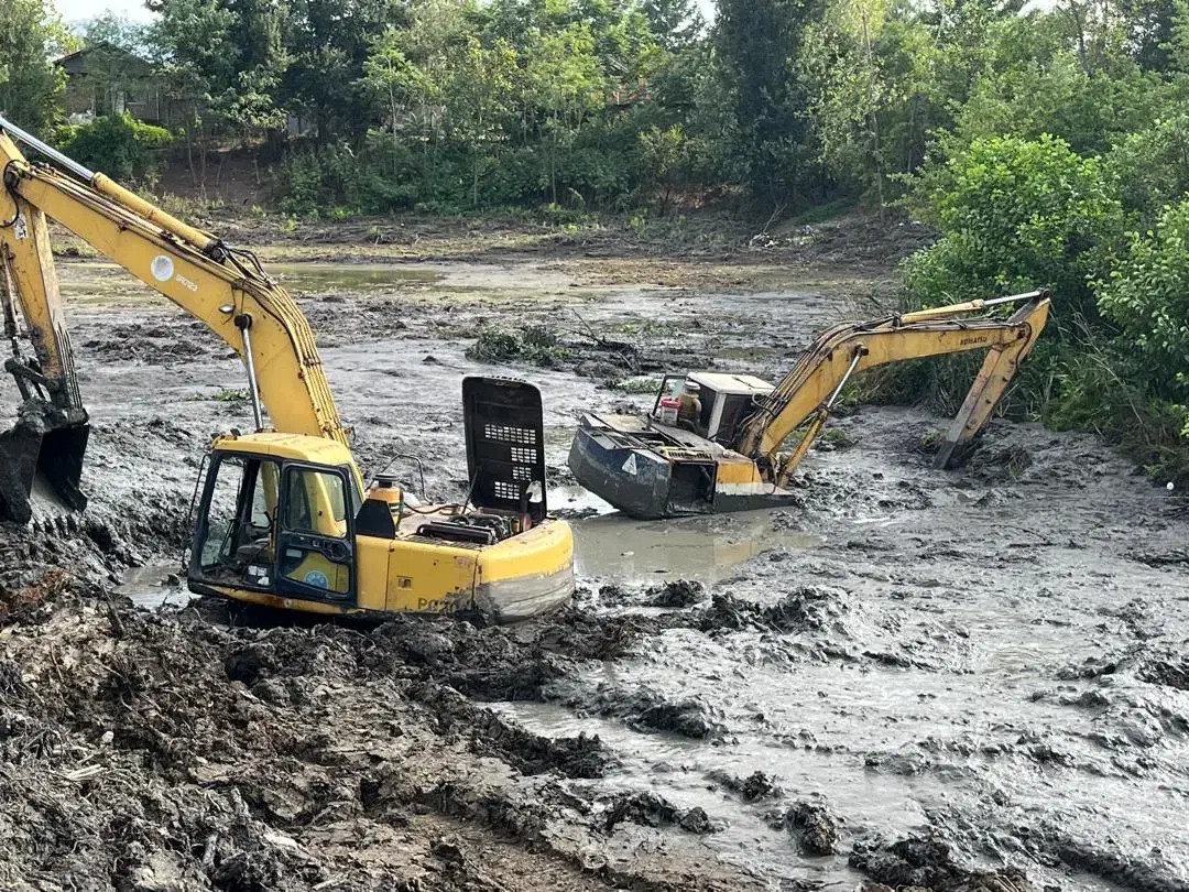 اجاره بیل مکانیکی زنجیری و بلدوزر|خدمات حمل و نقل|رشت, گلسار|دیوار