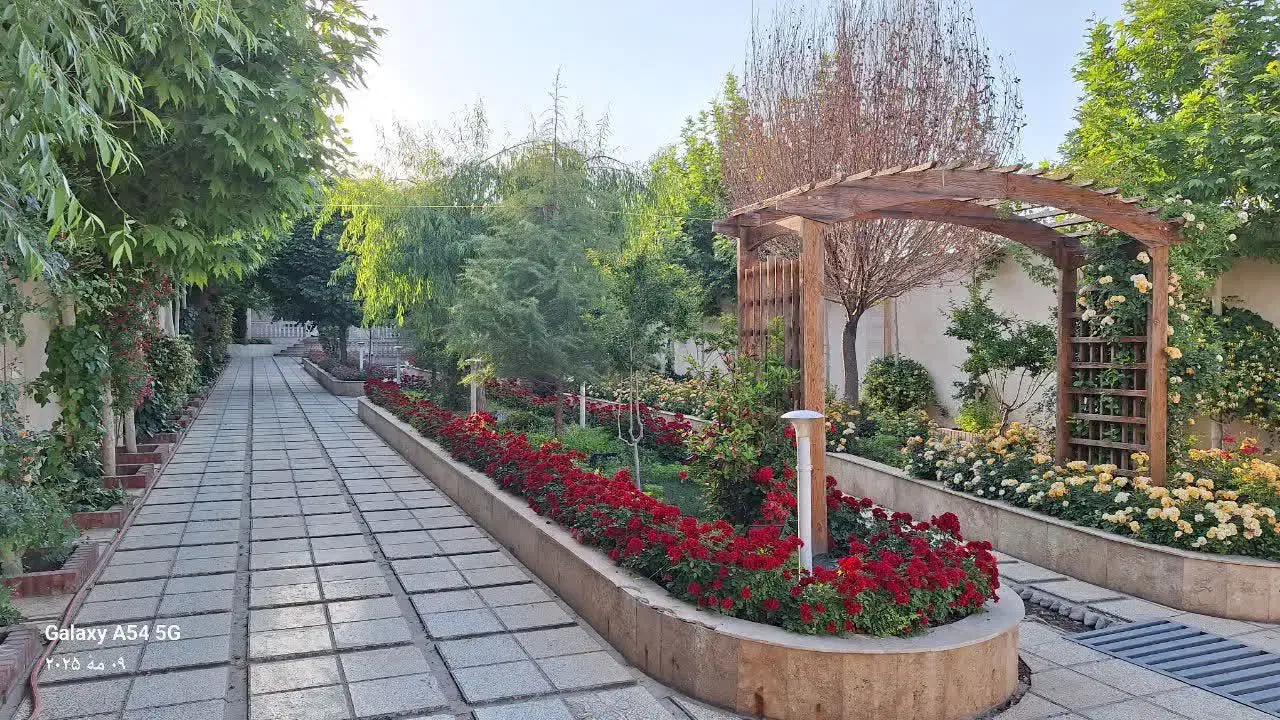 اجاره باغ،عمارت گلشن دوبلکس.سه خواب.استخر مجهز|اجارهٔ کوتاه‌مدت ویلا و باغ|مشهد, دانشجو|دیوار