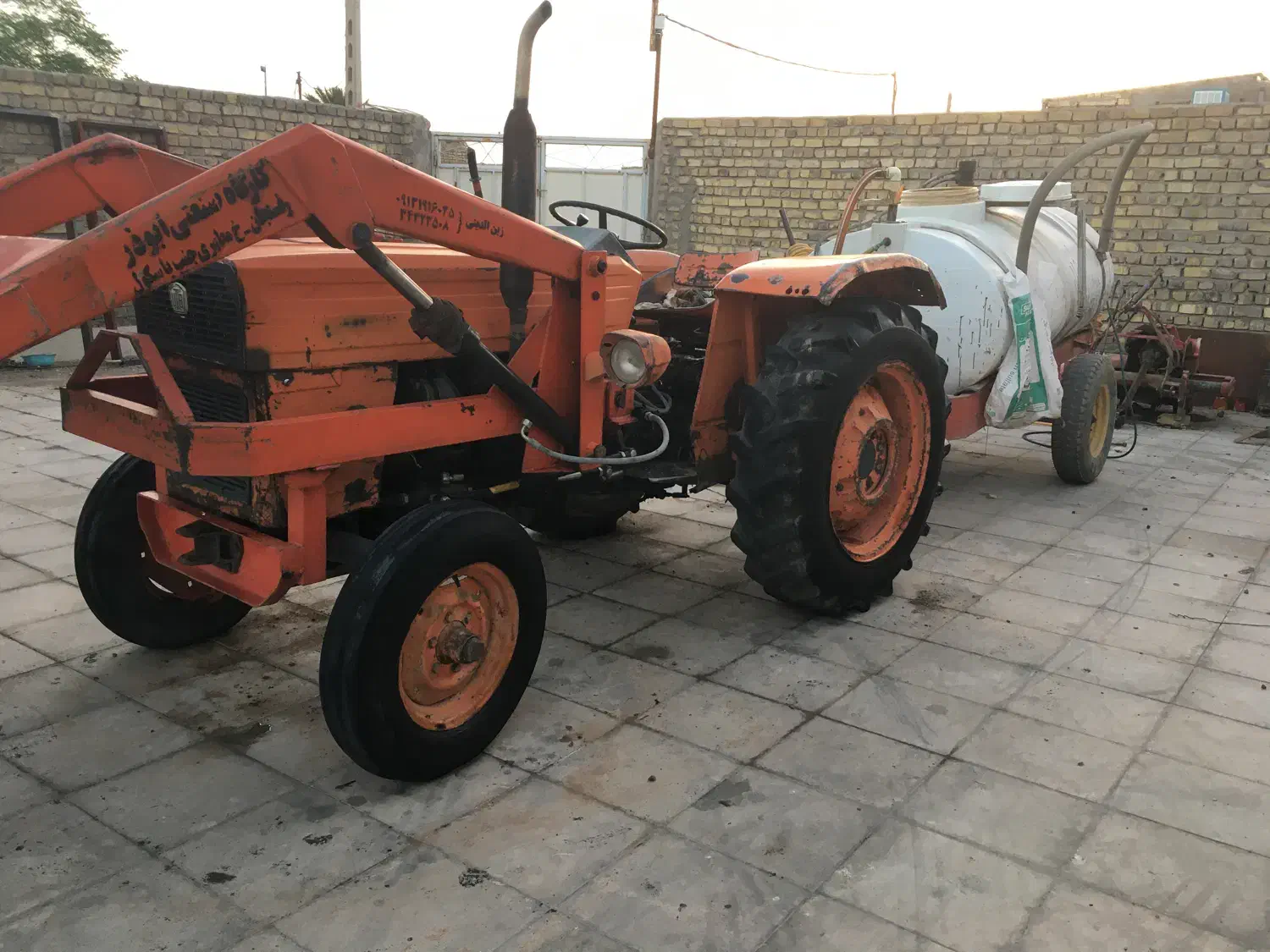 یک دستگاه تراکتور فیات مدل ۶۱|خودرو سنگین|رفسنجان, |دیوار
