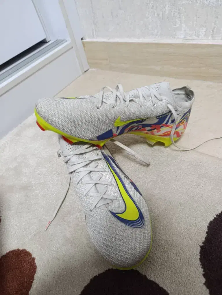 کفش زمین چمن مصنوعی و طبیعی|کیف، کفش، کمربند|رشت, گلباغ نماز|دیوار