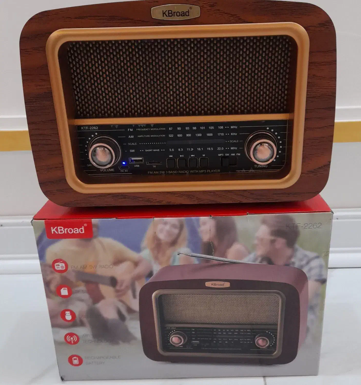 یک عدد رادیو اسپیکر دار زیبا|سیستم صوتی خانگی|اسلام‌شهر, شهرک واوان|دیوار