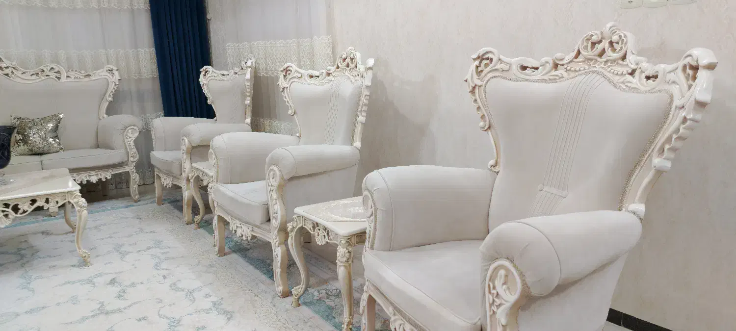 حراج مبل سلطنتی ۹ نفره همراه با میزها|مبلمان خانگی و میز عسلی|قم, کیوانفر|دیوار