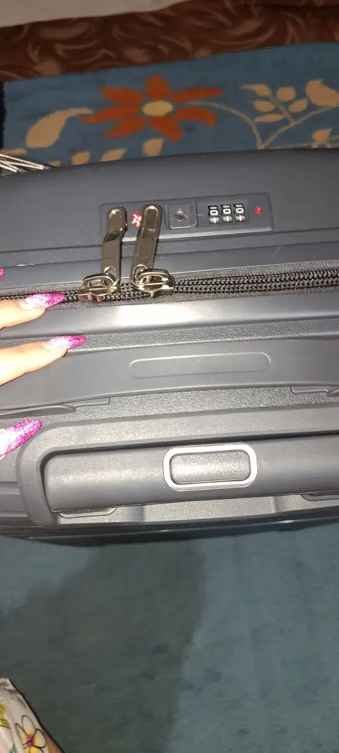 چمدون|کیف، کفش، کمربند|دهدشت, |دیوار