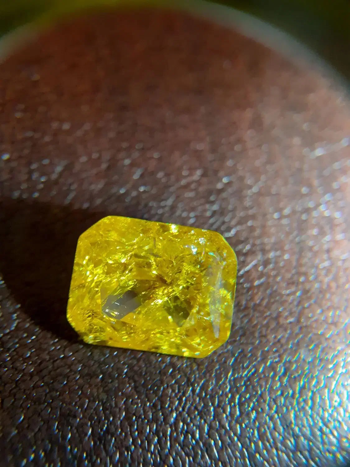 کوبیک زیرکونیا|جواهرات|ری, منصوریه منگل|دیوار