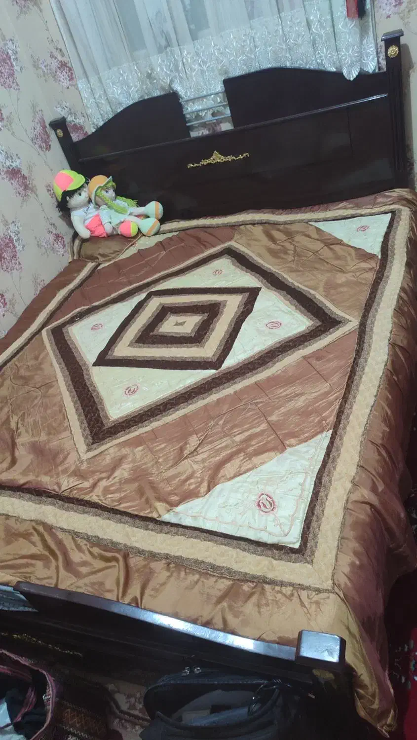 تخت خواب دو نفره با میز ارایش|تشک تختخواب|دورود, |دیوار