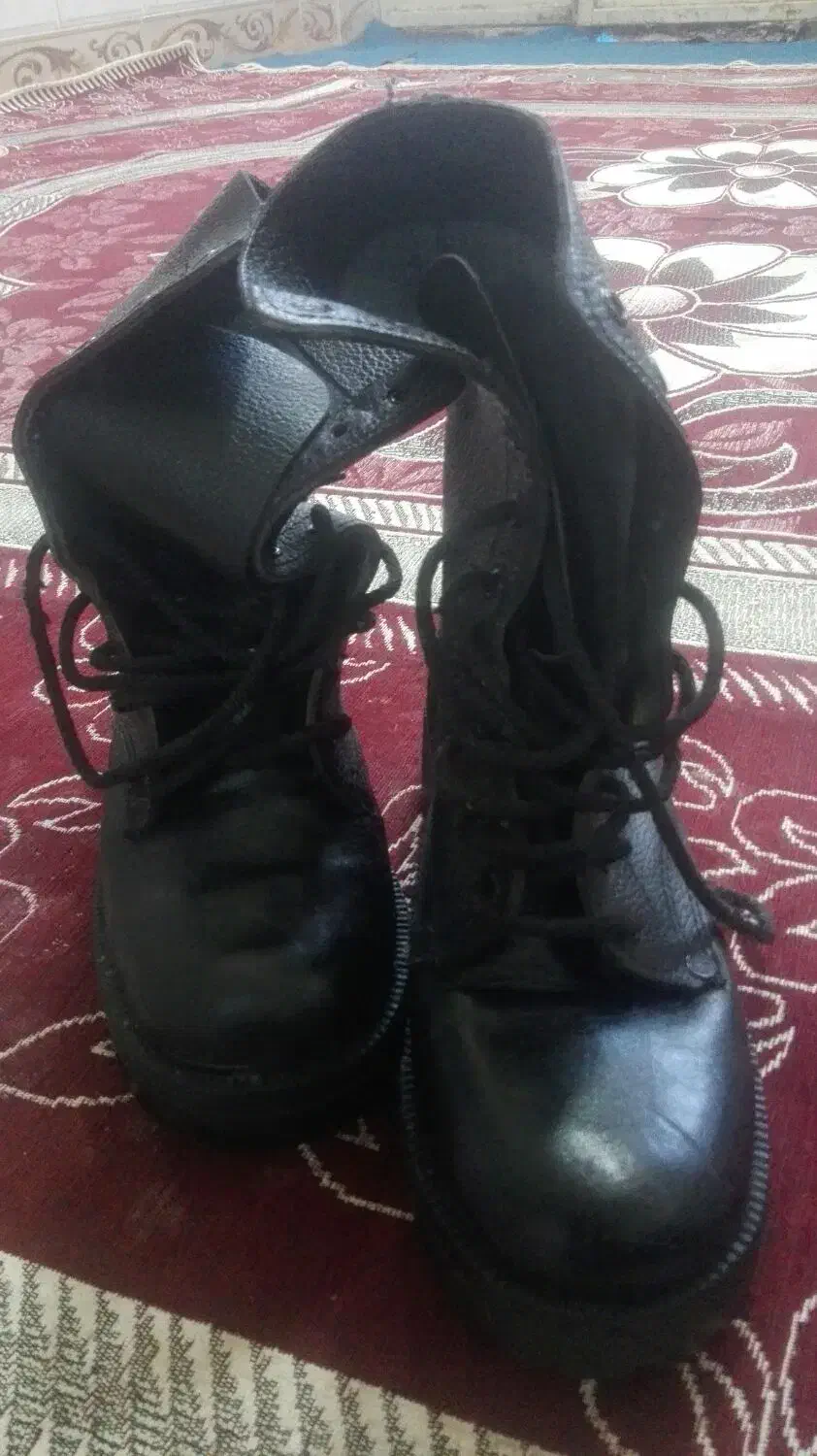 پوتین سربازی نو|کیف، کفش، کمربند|فهرج, |دیوار