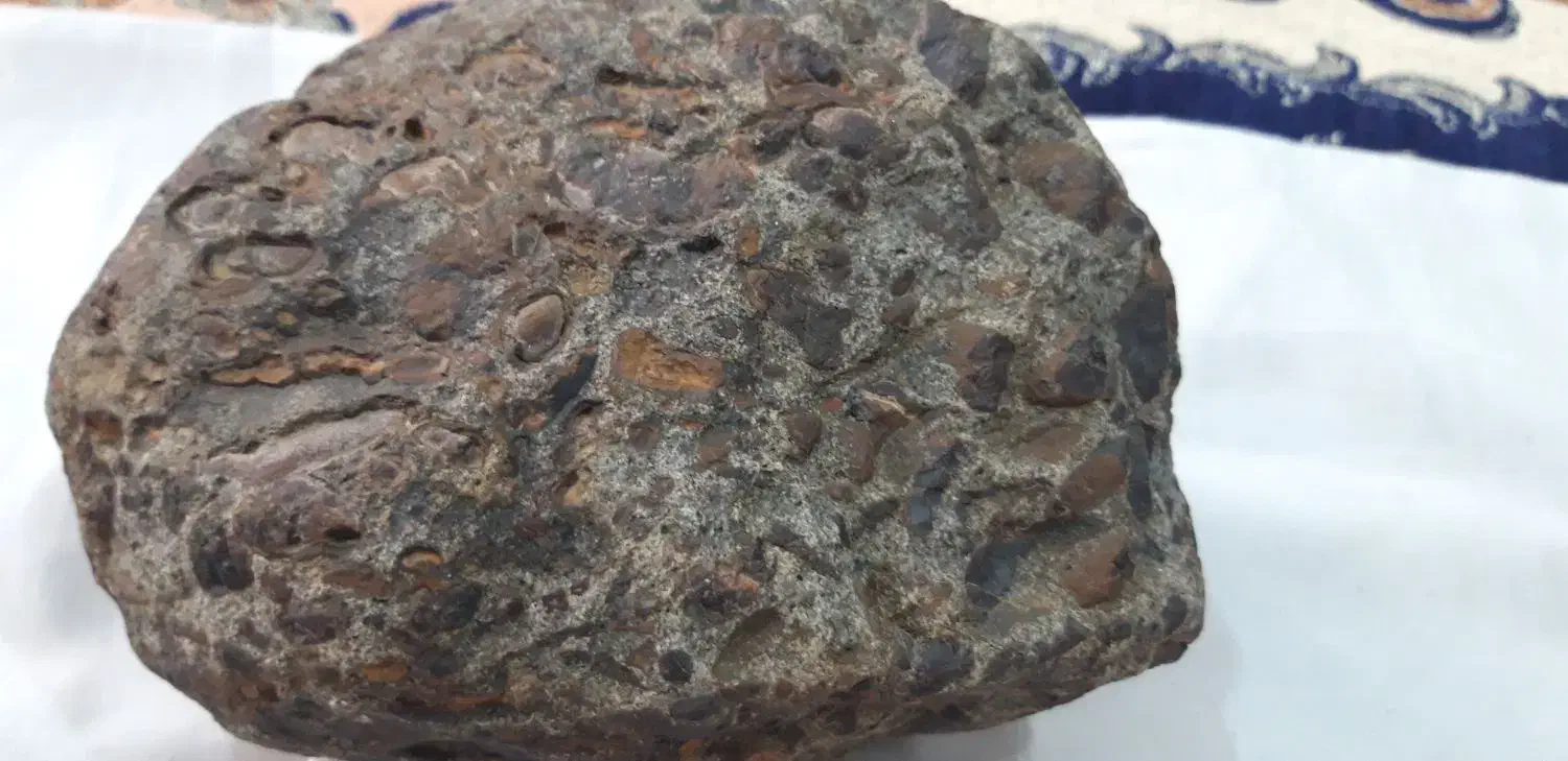 یک عدد مشکوک به شهاب سنک کمیاب|جواهرات|پاکدشت, پاکدشت (مامازند)|دیوار