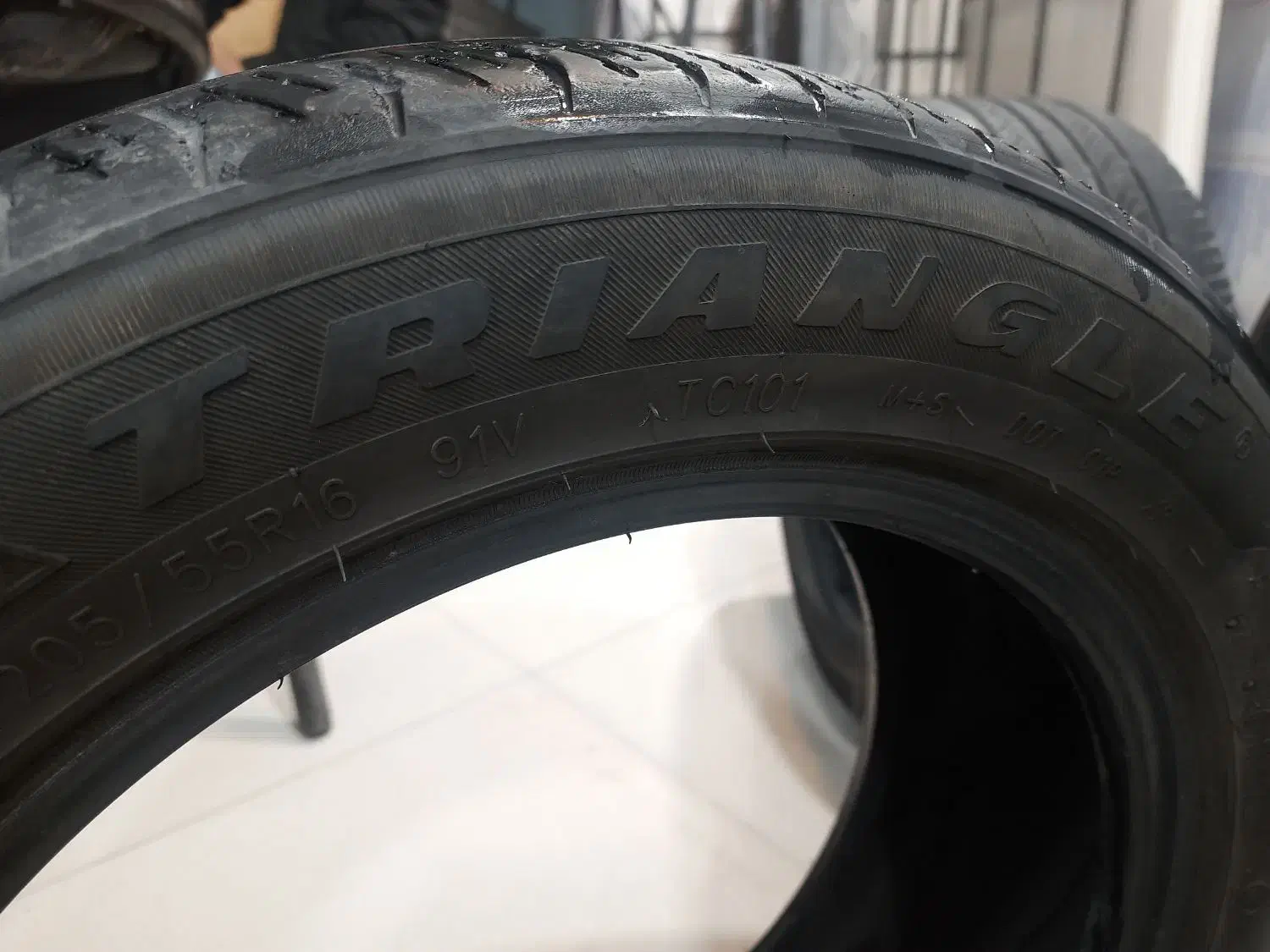 لاستیک ۵۵    ۲۱۵    ۱۶|قطعات یدکی و لوازم جانبی|سبزوار, گلشن|دیوار