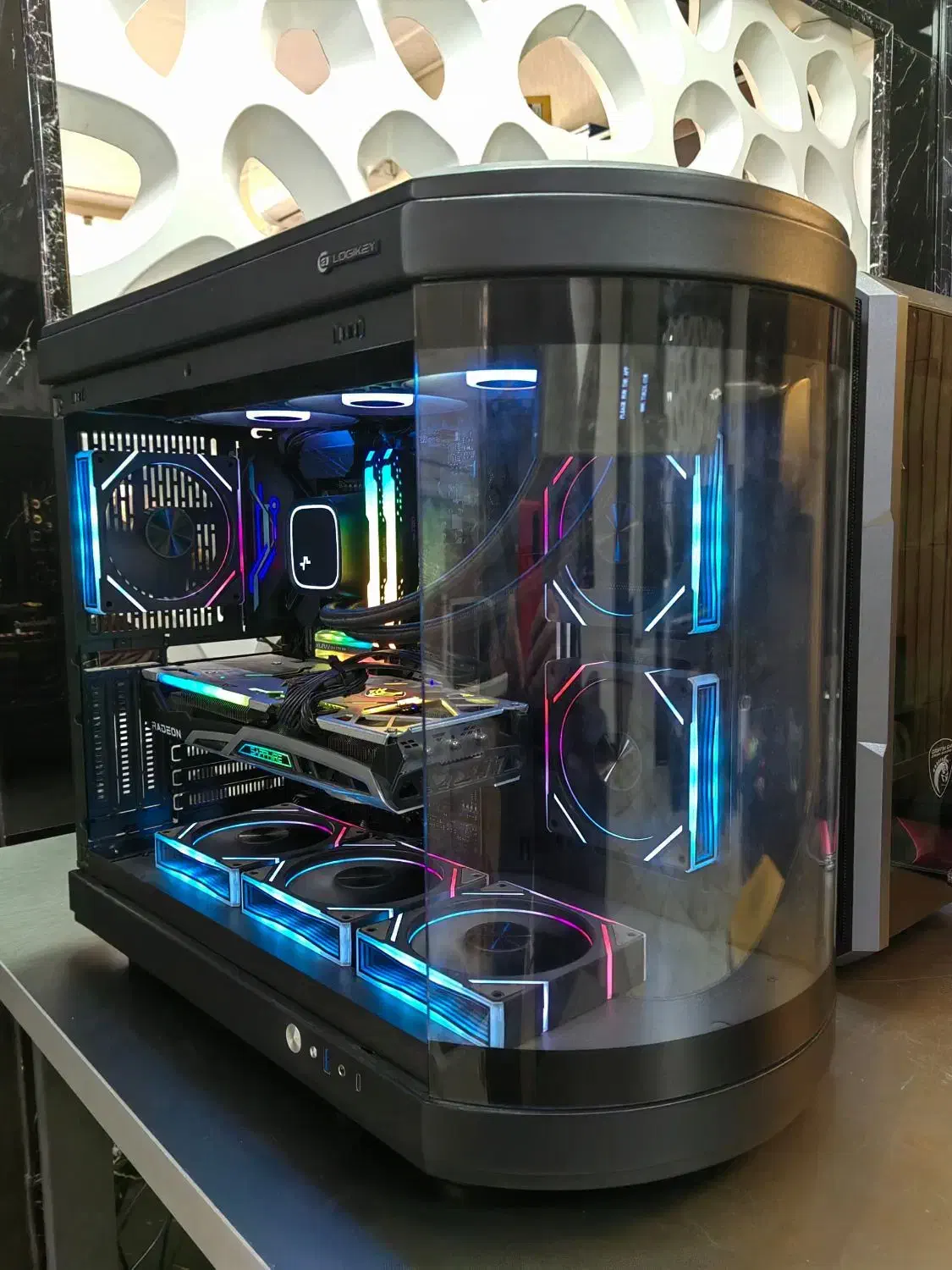 کیس گیمینگ با کارت ۶۷۰۰xt|رایانه رومیزی|شیراز, معالیآباد|دیوار