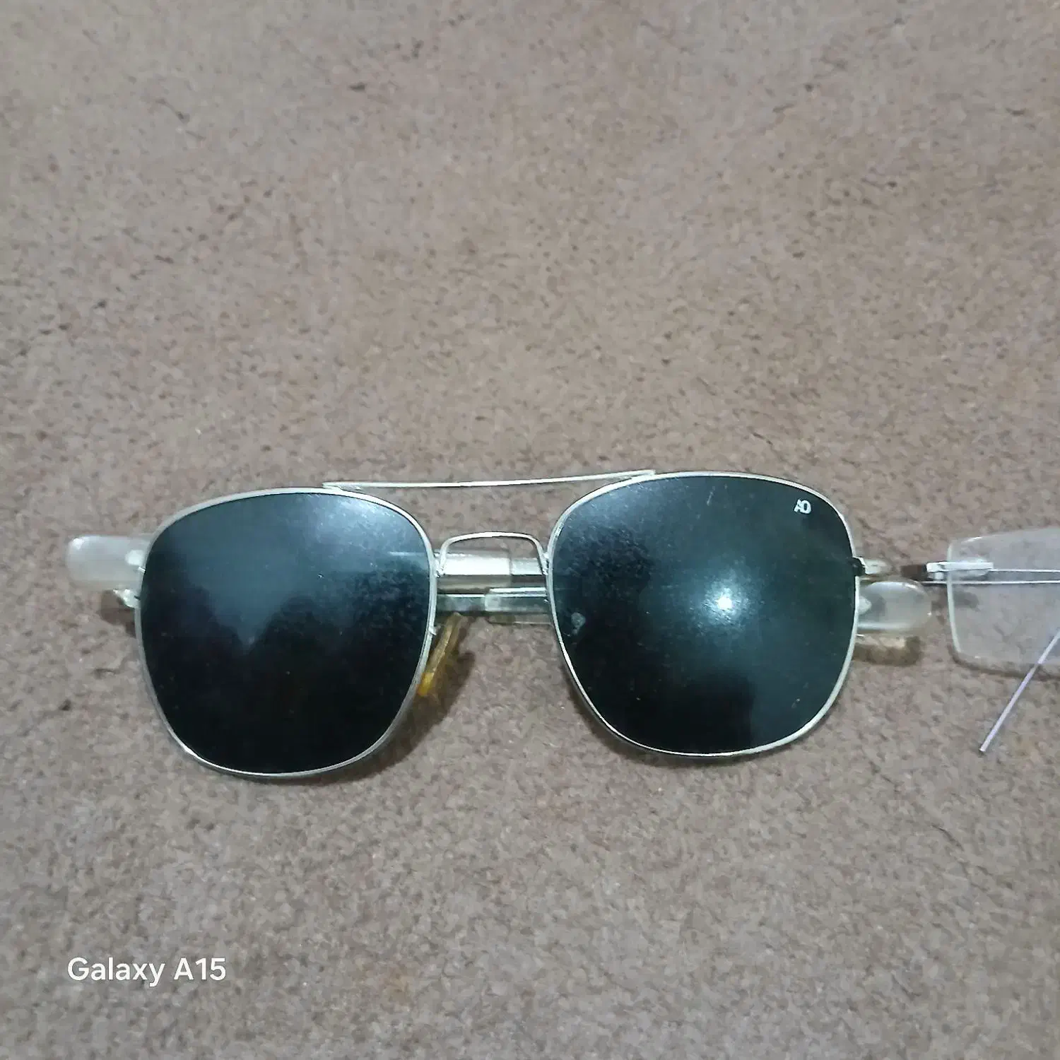 عینک|کلکسیون اشیاء عتیقه|اقبالیه, |دیوار