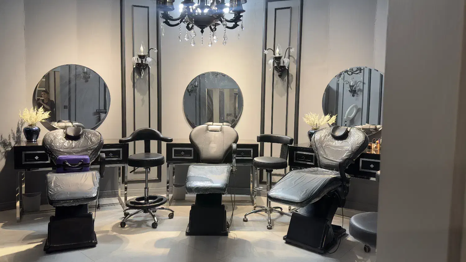 میز و صندلی اینه|آرایشگاه و سالنهای زیبایی|ورامین, ورامین|دیوار