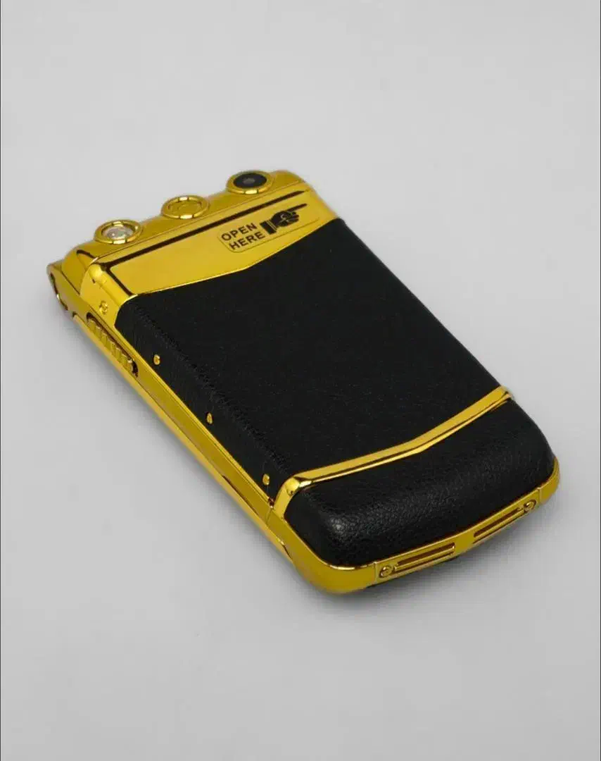 موبایل تاشو ورتو VERTU 77 ریجستر شده|موبایل|شیراز, آبیاری|دیوار