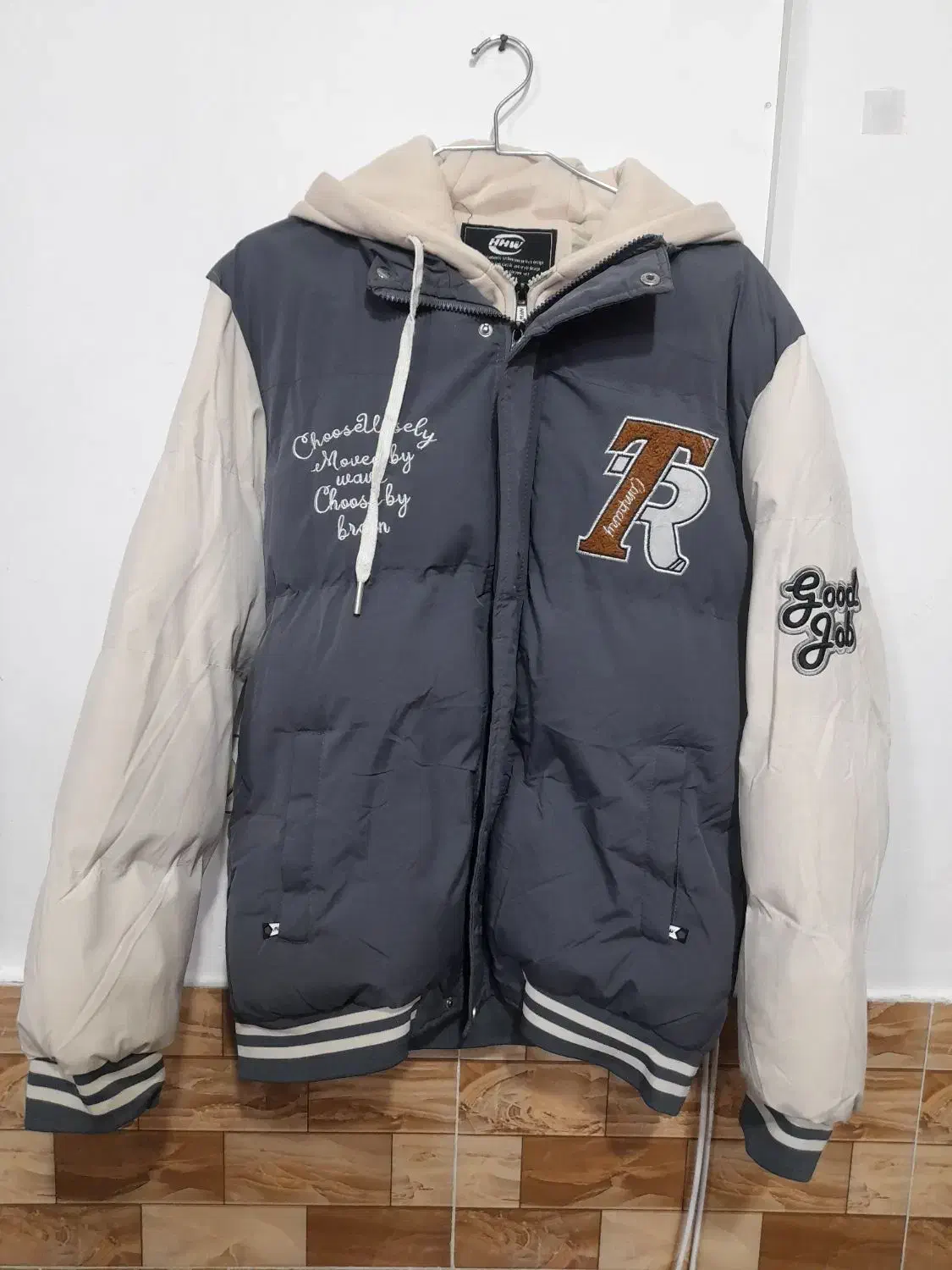 کاپشن اورجینال پر|لباس|الیگودرز, |دیوار