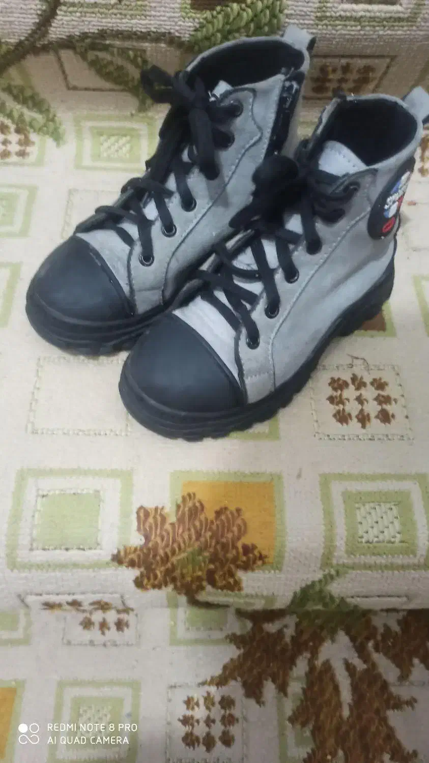 کفش|کفش و لباس بچه|قم, امامزاده ابراهیم|دیوار