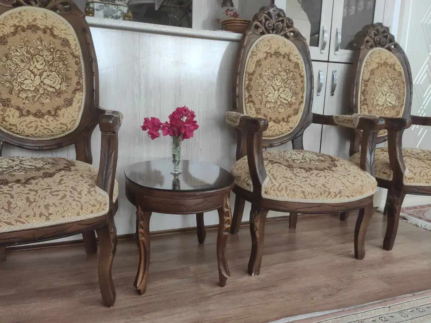 مبل فرحی|مبلمان خانگی و میز عسلی|مراغه, |دیوار