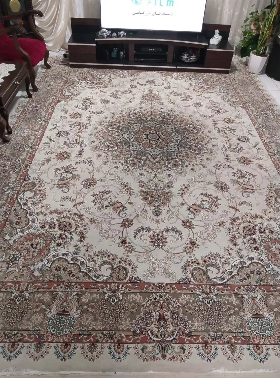 3 عدد فرش به ابعاد12متر و 6متری و 4 متری گرد|فرش|پردیس, فاز ۵|دیوار