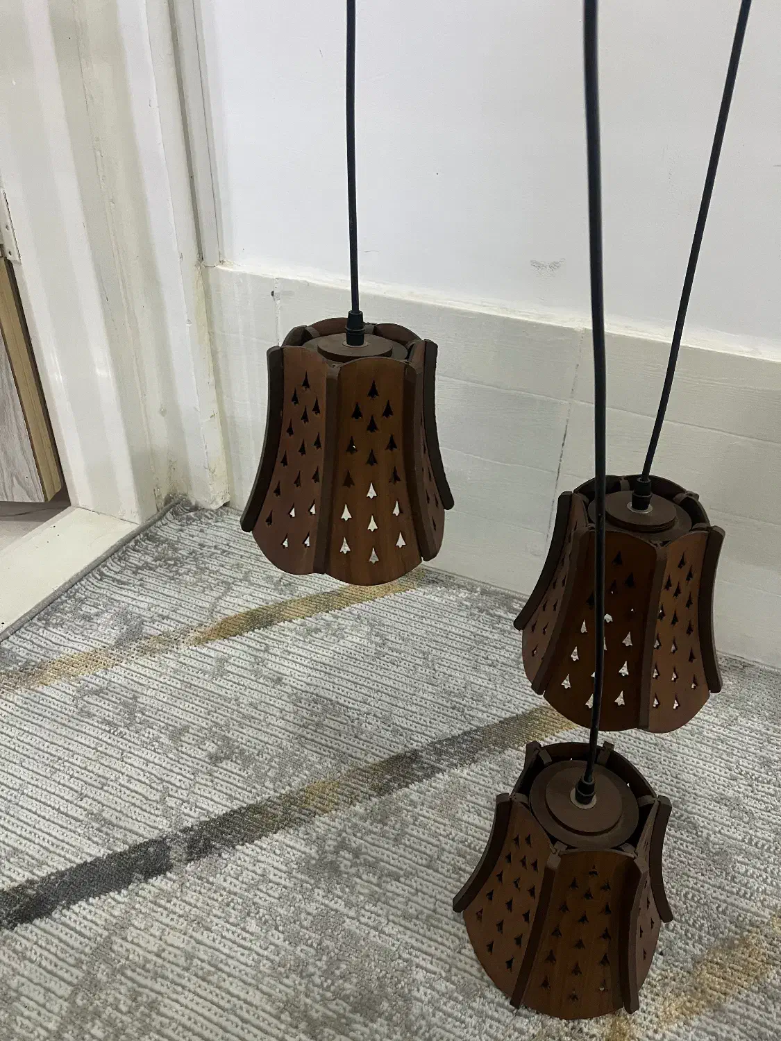 لوستر چوبی  سه شاخه|لوستر و چراغ آویز|بروجرد, |دیوار