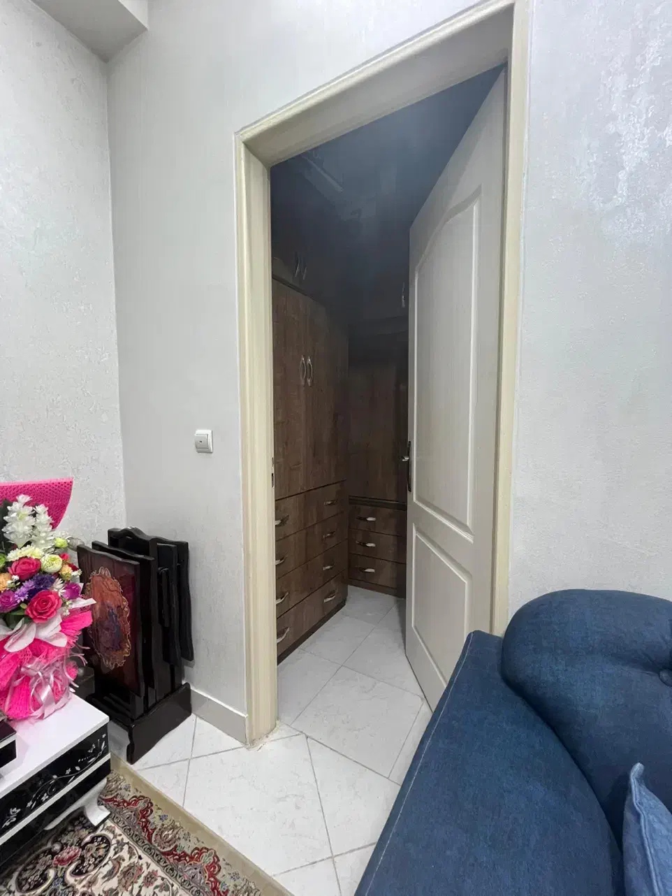 اپارتمان ۵۰ متری۱ خوابه *خیابان اقاجانی*با پارکینگ