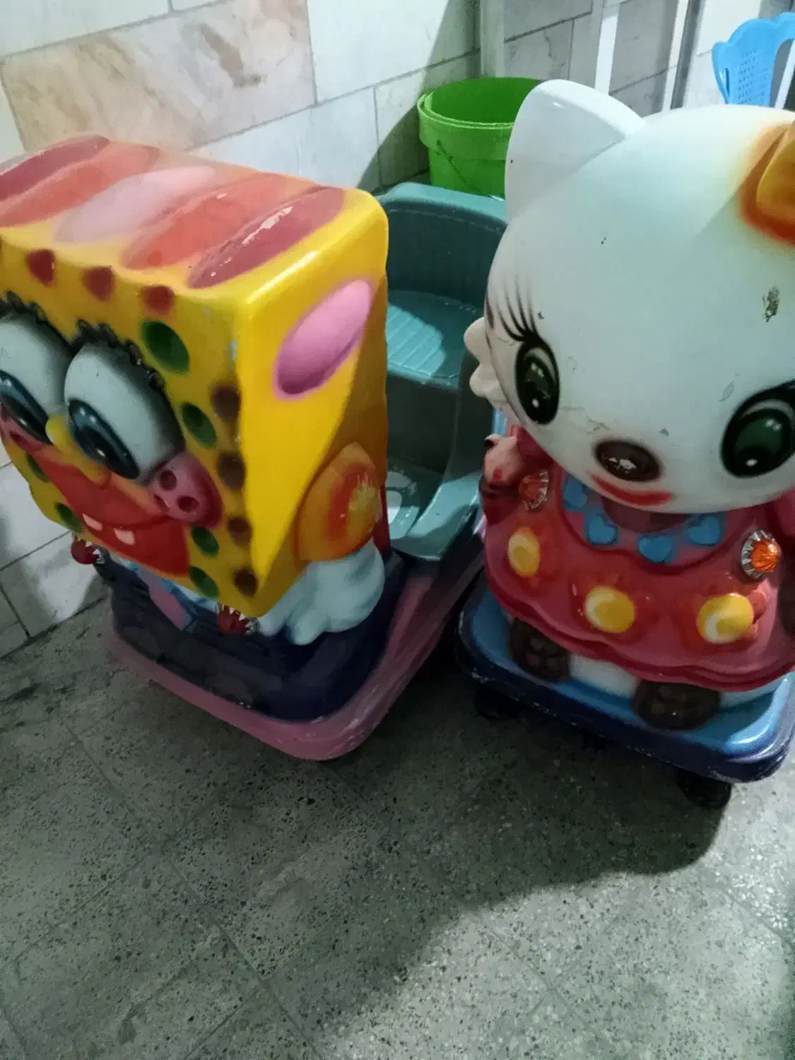 باب اسفنجی|اسباب‌‌بازی|ایلام, |دیوار