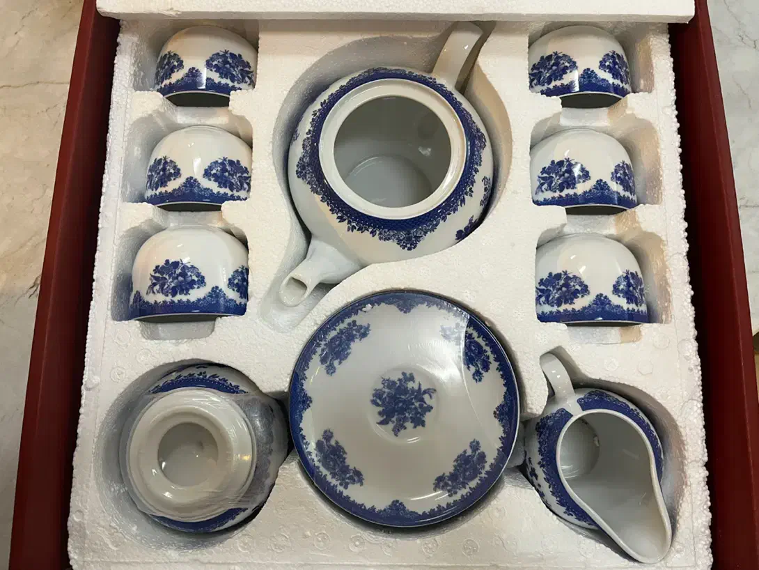 چینی زرین ۱۷پارچه چایخوری|ظروف سرو و پذیرایی|اصفهان, هزارجریب|دیوار