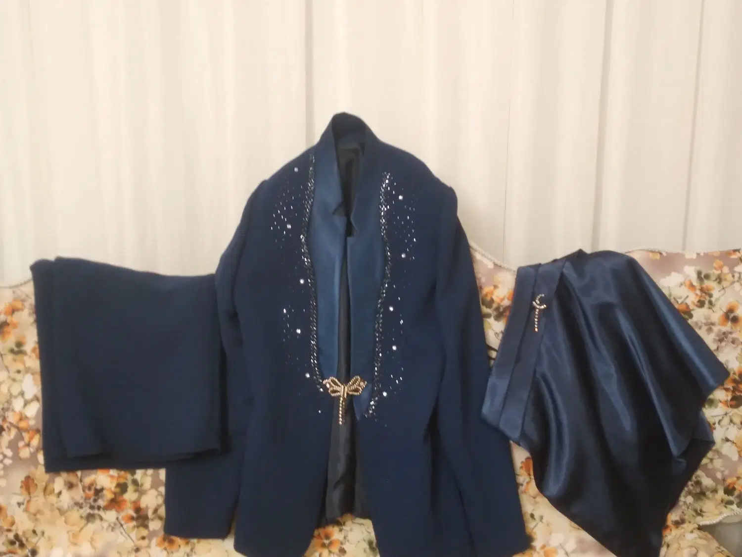 لباس|لباس|بناب, |دیوار