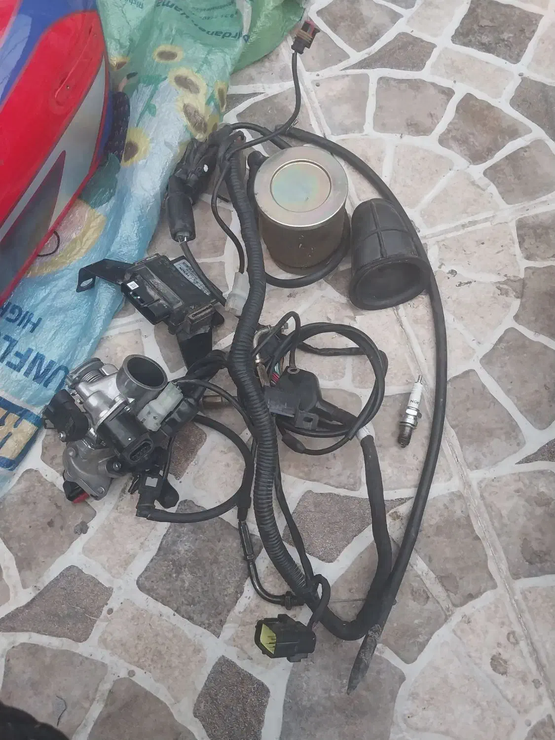 لوازم یدکی موتورسیکلت|قطعات یدکی و لوازم جانبی|بستان آباد, |دیوار