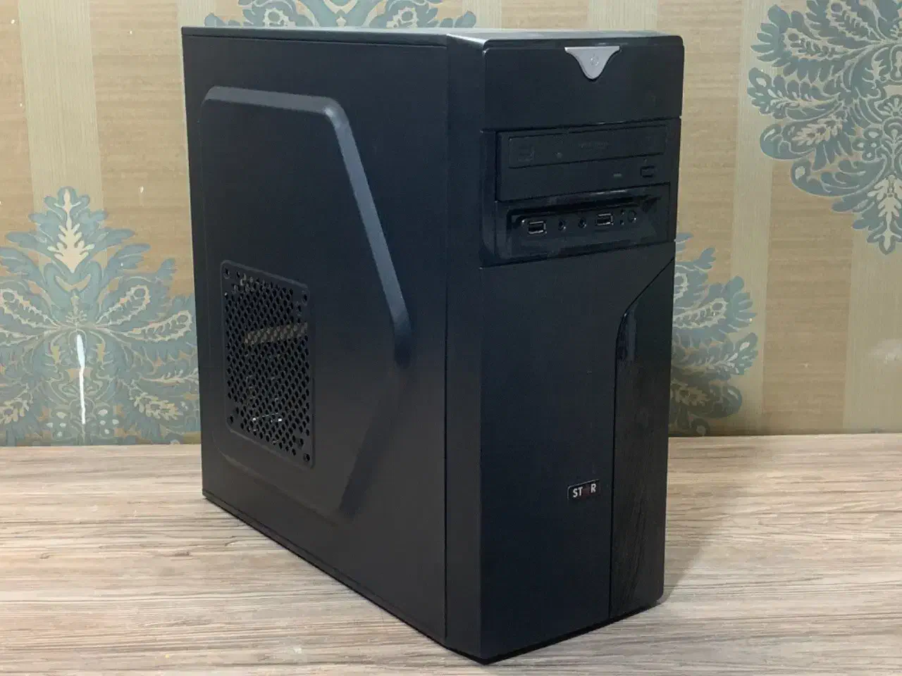 تخفیف-گیمینگi5گرافیک8گیگDDR5رم16-24ماه گارانتیC444|رایانه رومیزی|ایرانشهر, |دیوار