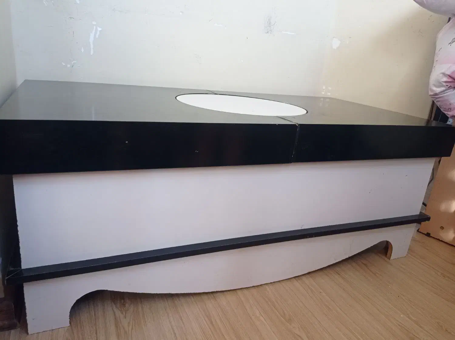 جلومبلی ریلی کاملا نو به خاطر تنگی جا میفروشم|مبلمان خانگی و میز عسلی|تبریز, |دیوار