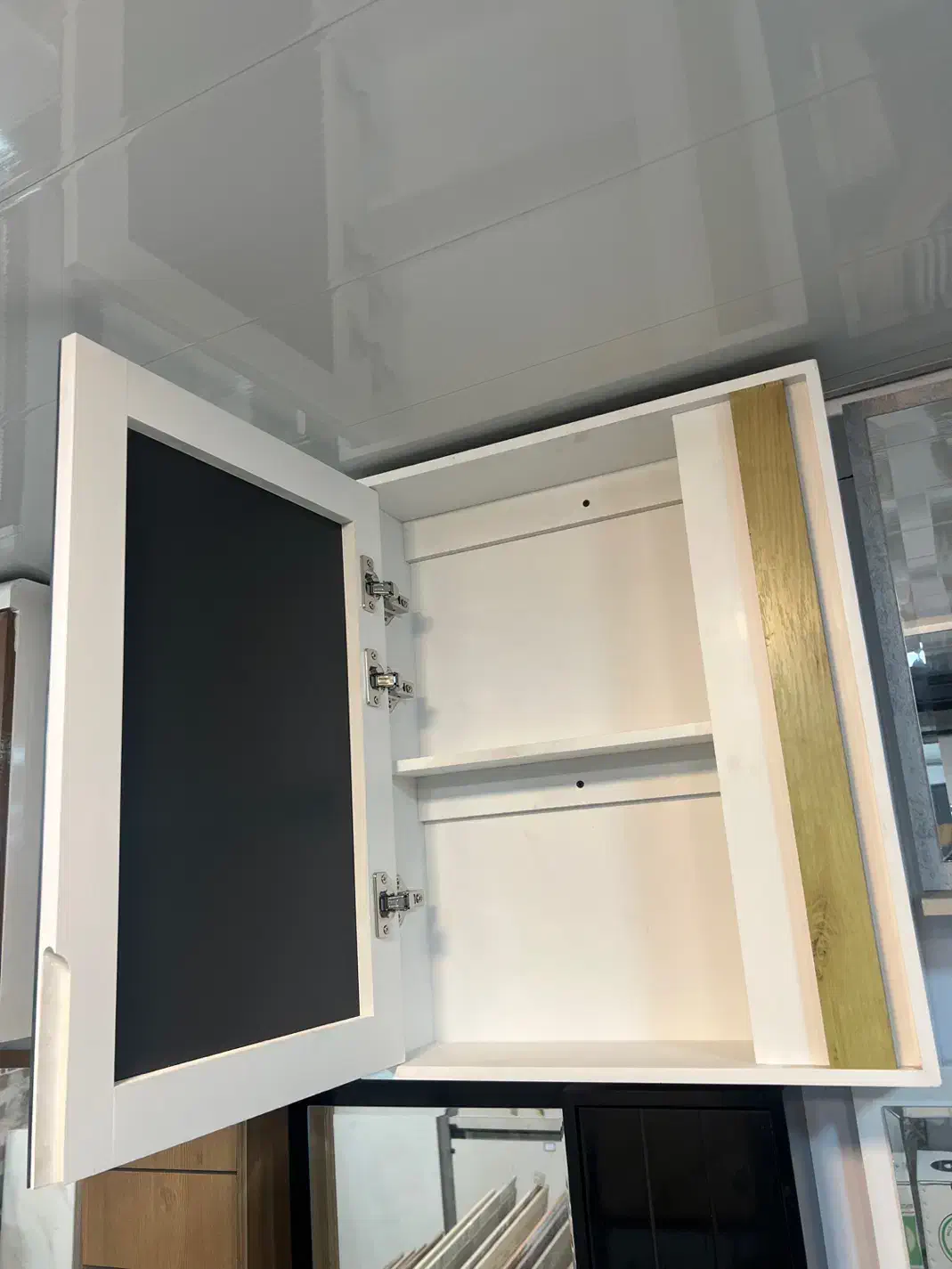 آینه باکس مخفی PVC رنگ چوب|لوازم سرویس بهداشتی|رشت, رودباری|دیوار