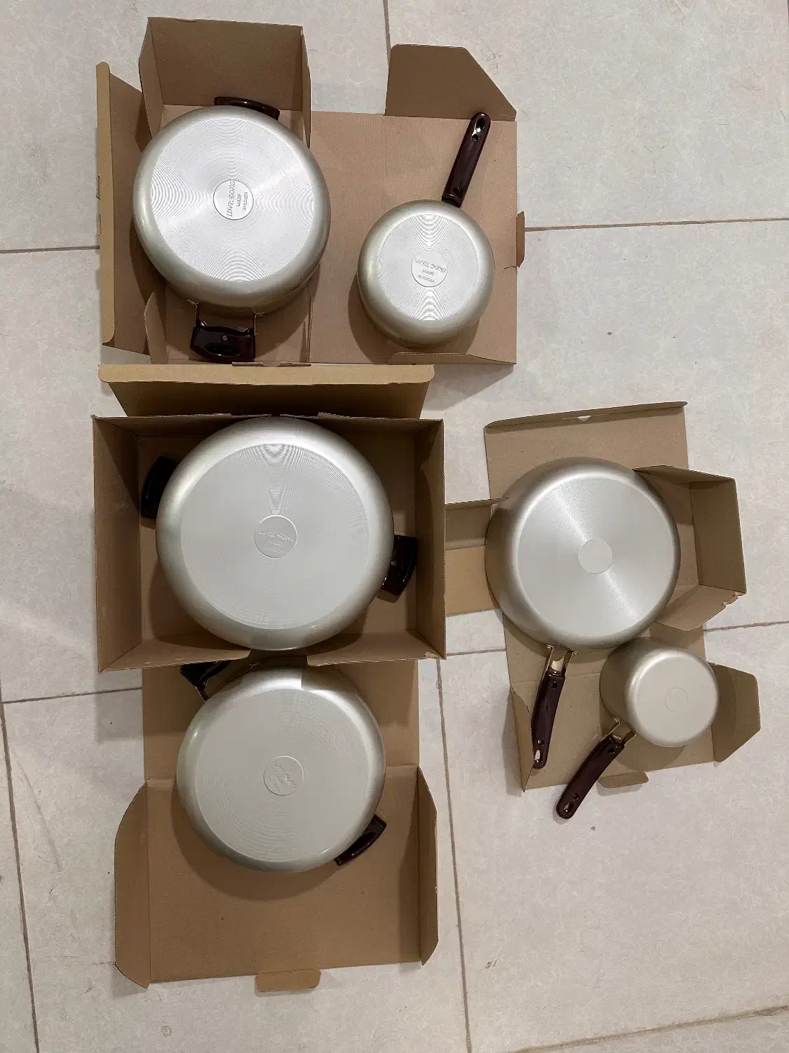 قابلمه‌تفلون لاوسونگ|ظروف پخت‌وپز|یزد, |دیوار