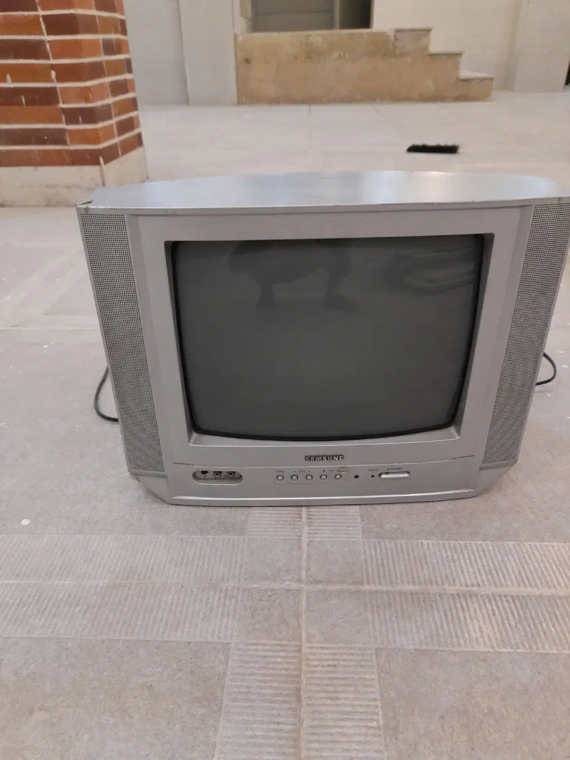 تلوزیون رنگی ۱۴ اینچ سامسونگ|تلویزیون و پروژکتور|دوگنبدان, |دیوار