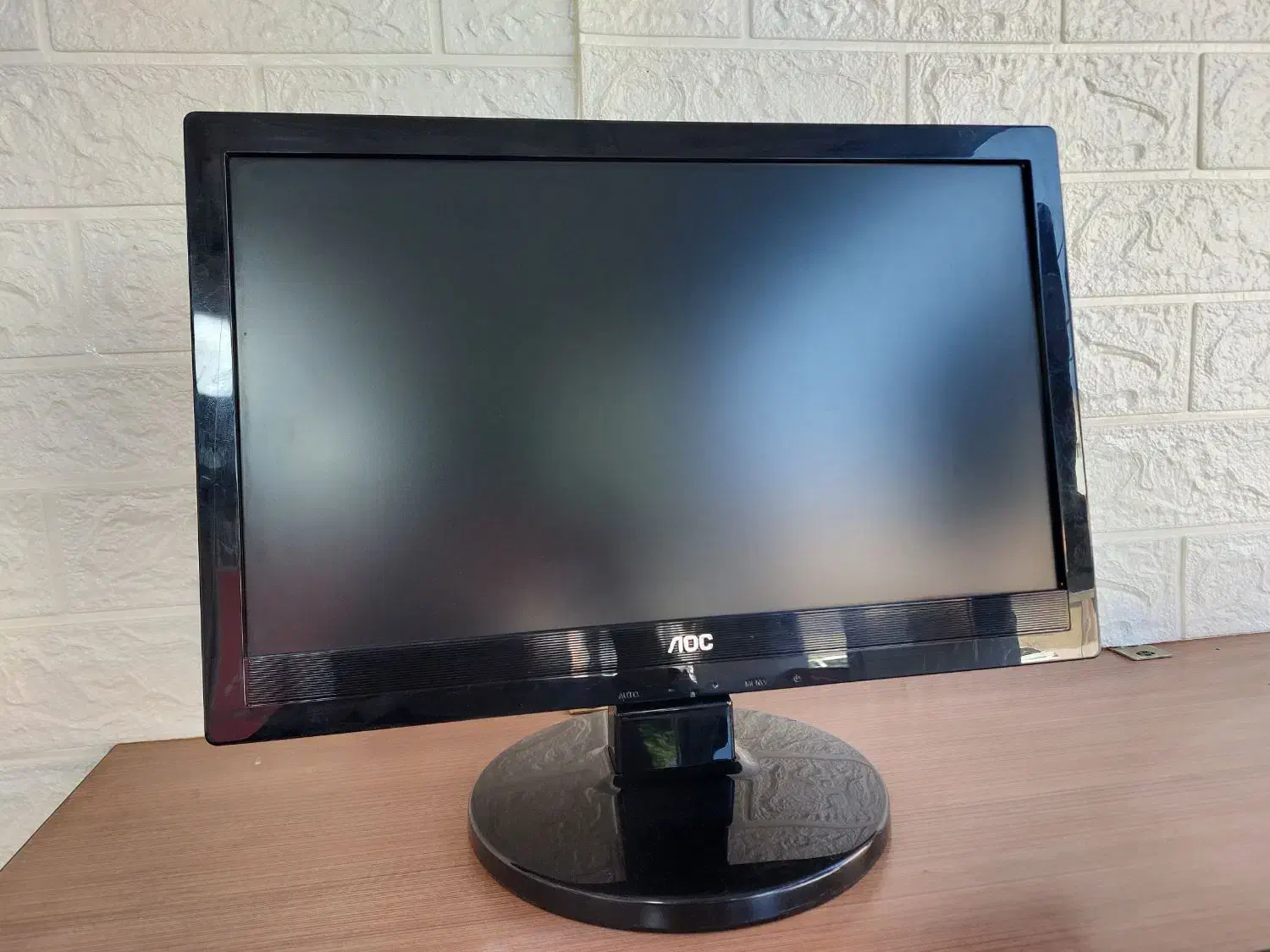 مانیتور ۱۷ و ۱۶ اینچ|قطعات و لوازم جانبی رایانه|قم, انسجام|دیوار