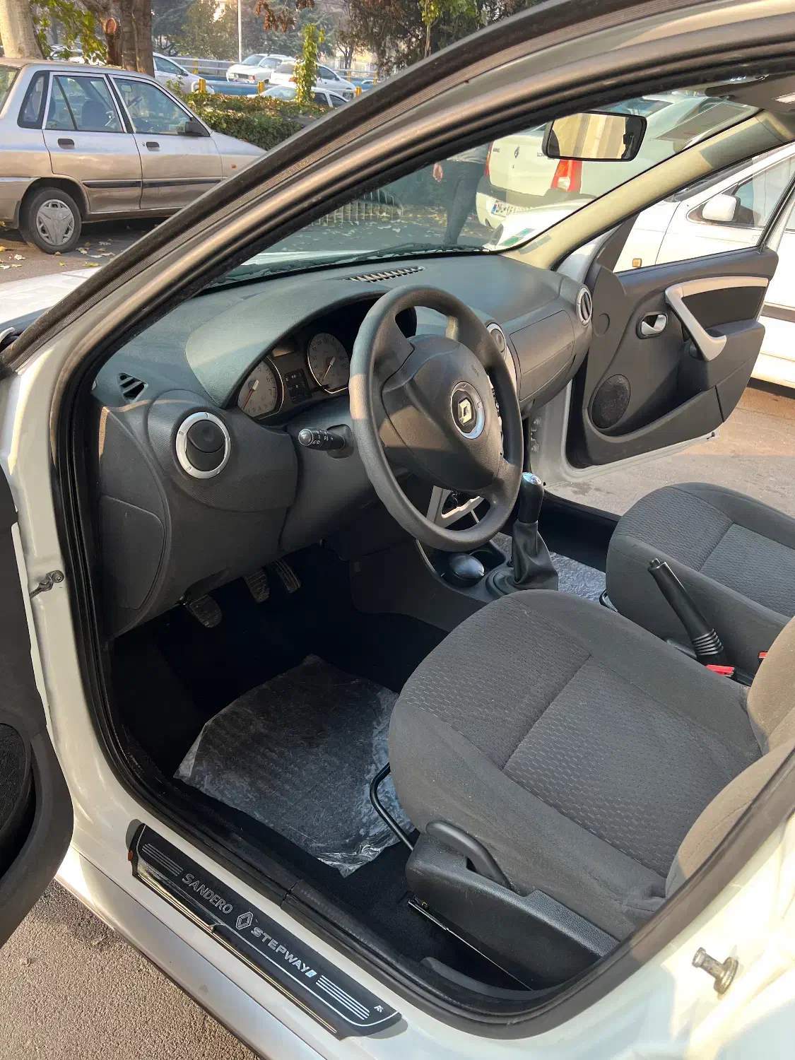 ساندرو استیپ وی خشک|خودرو سواری و وانت|تبریز, |دیوار