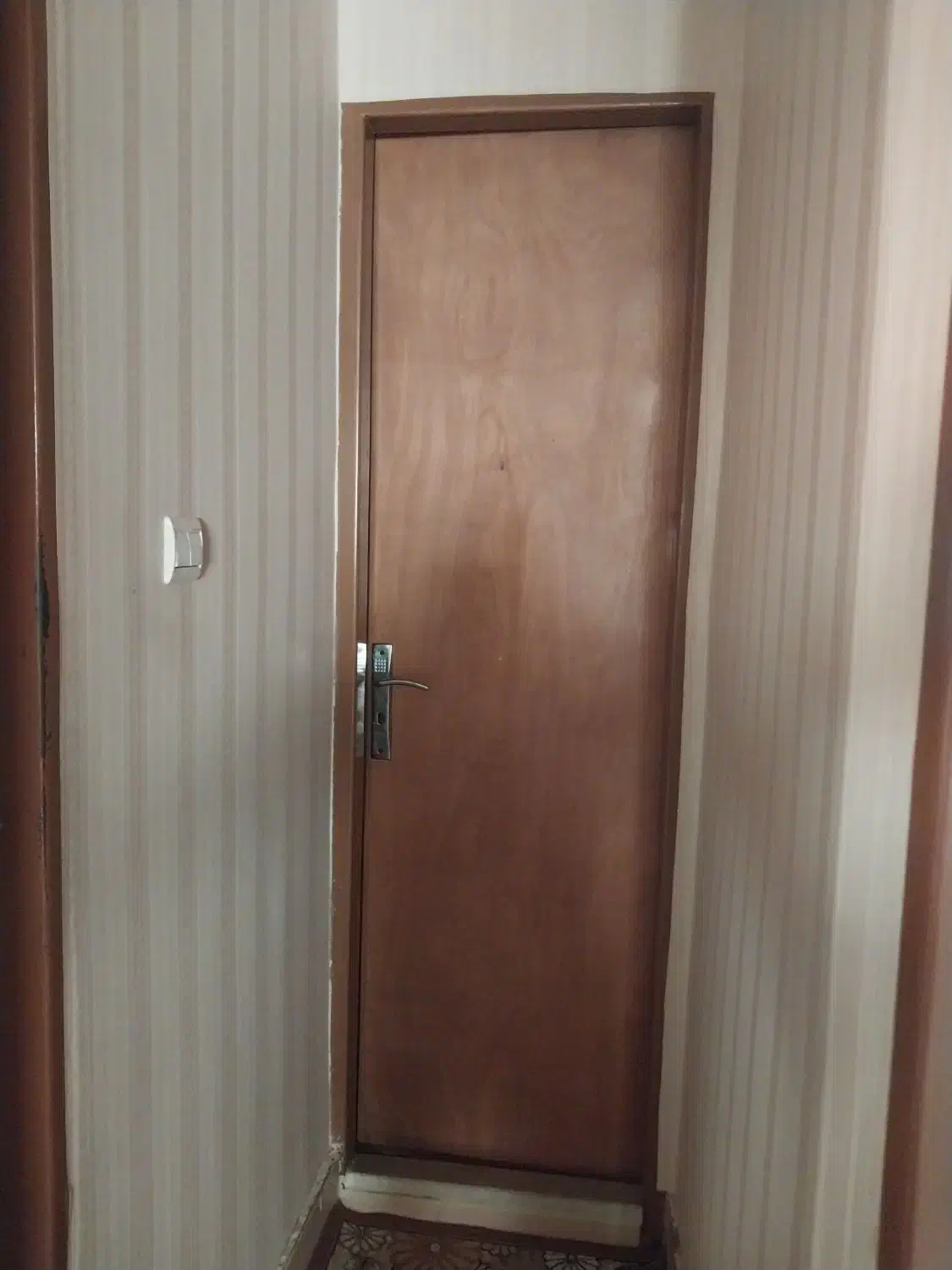 درب اتاق|مصالح و تجهیزات ساختمان|رشت, کوی جام جم|دیوار