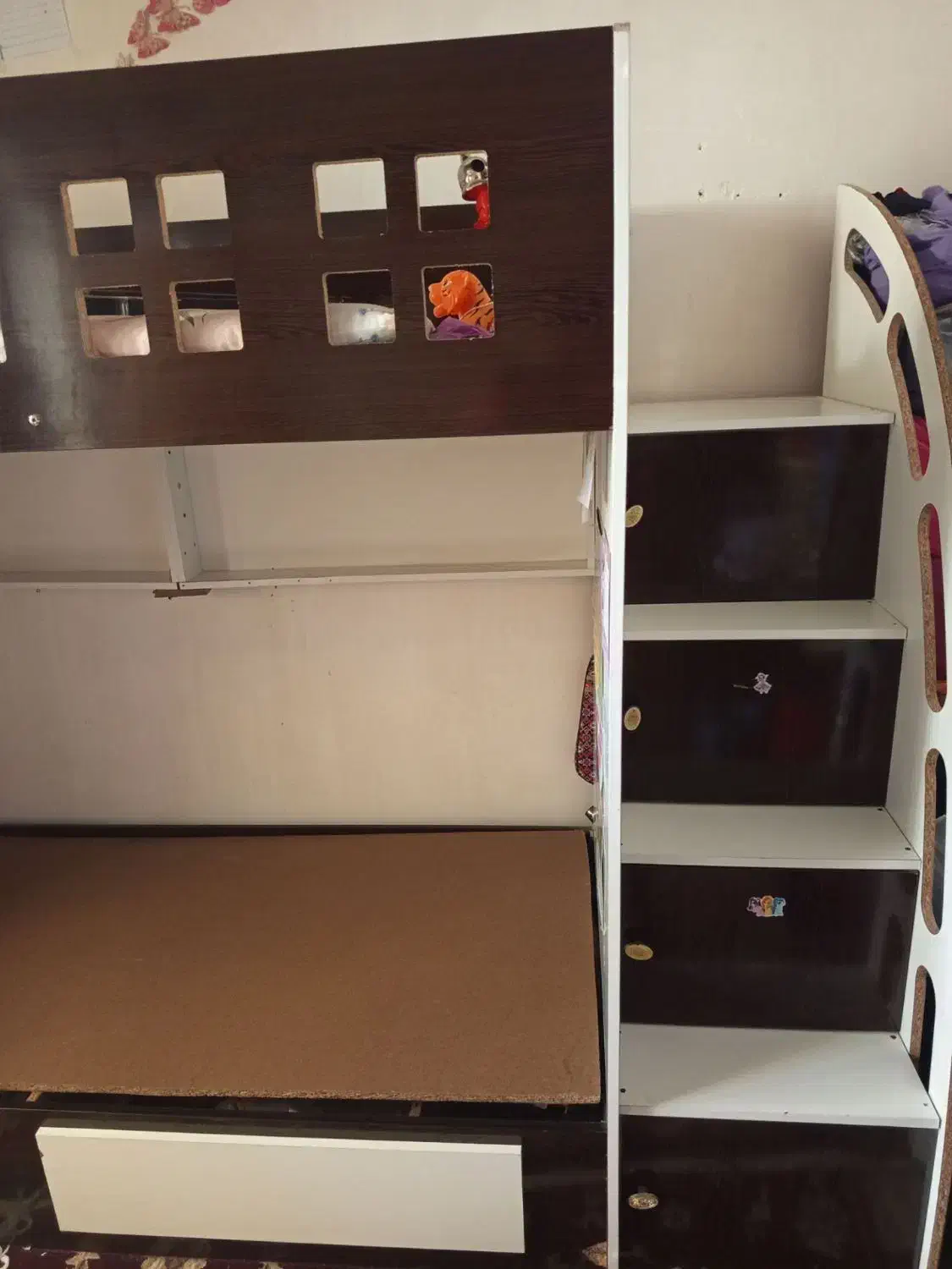 تختامدیافسالمسالم|تخت و سرویس خواب|نیشابور, کشتارگاه|دیوار