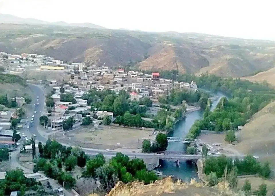 زمین ولیلایی روستای چلوان نرسیده به پل زمان خان|فروش زمین و ملک کلنگی|سامان, |دیوار