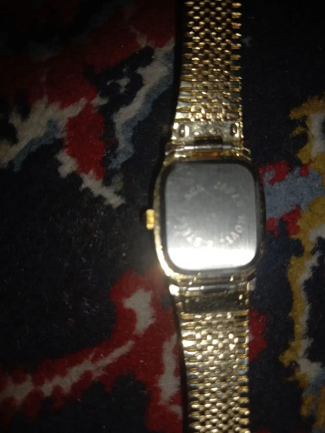 ساعت زنانه سال ۱۳۷۵ از عربستان|ساعت|تهران, امام حسین|دیوار