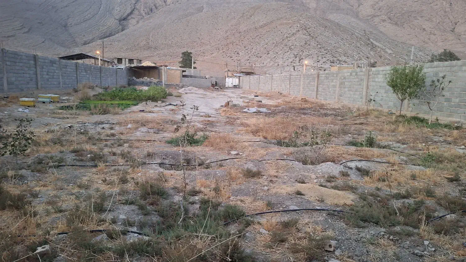 گاراژ به مساحت ۲۰۰۰متر  به طور رهن اجاره|فروش دفتر صنعتی، کشاورزی، تجاری|مرودشت, مجد آباد|دیوار