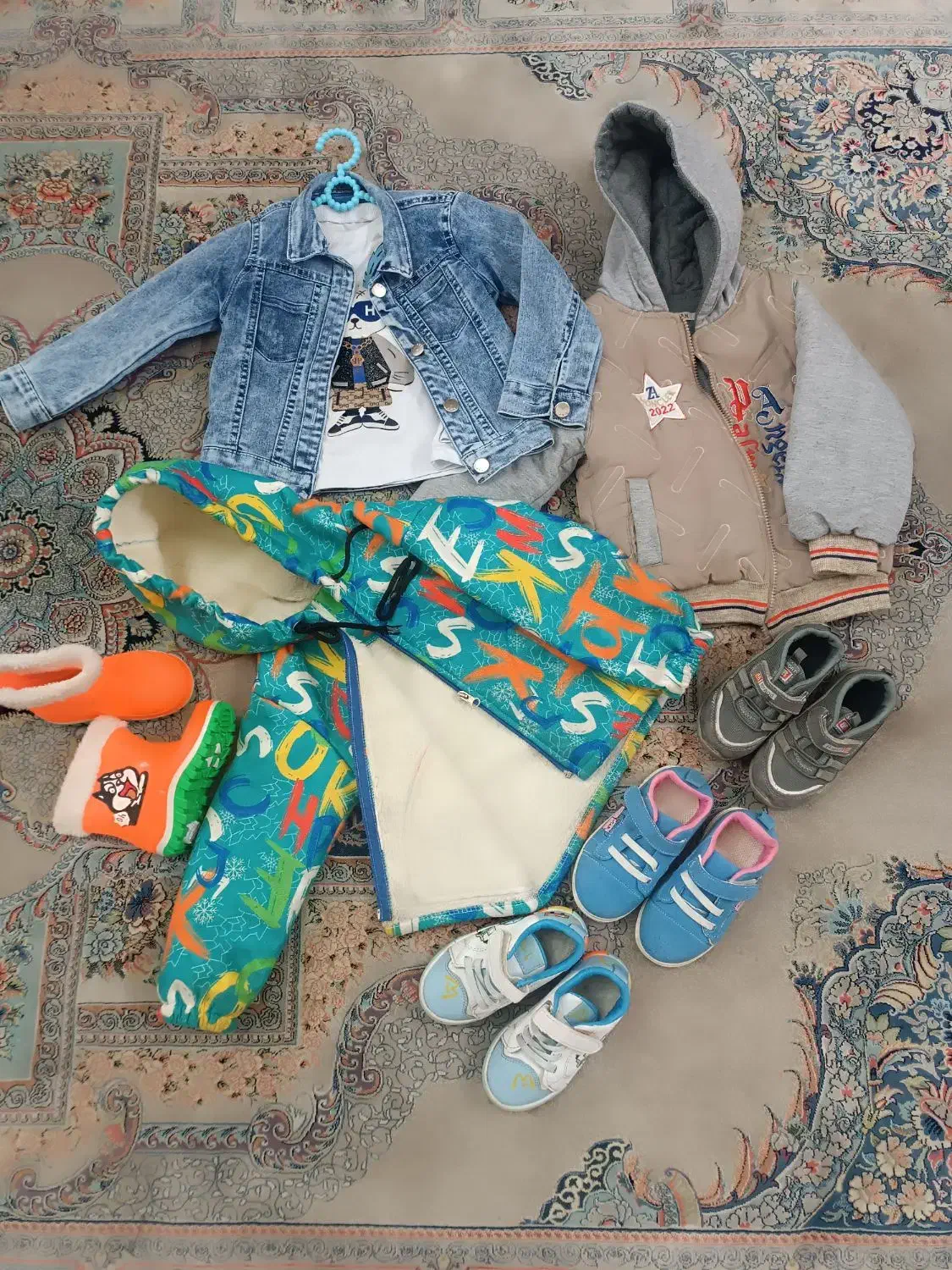 کاپشن و کفش بچه|کفش و لباس بچه|تهران, دکتر هوشیار|دیوار