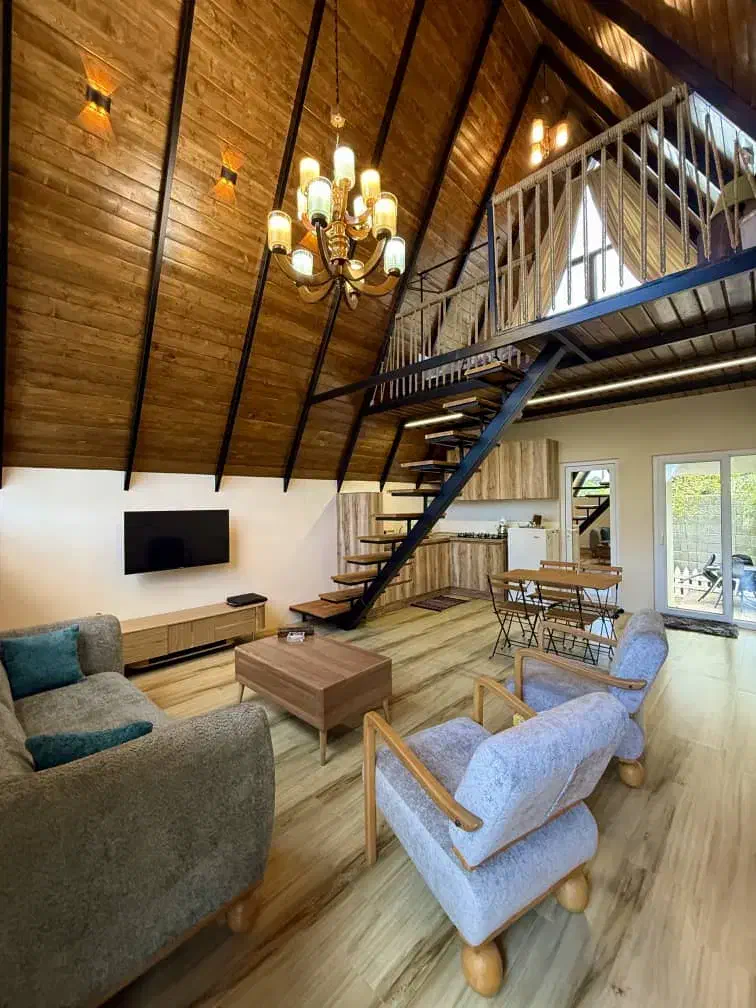 کلبه سوئیسی جنب تلکابین رامسر|اجارهٔ کوتاهمدت ویلا و باغ|رامسر, |دیوار